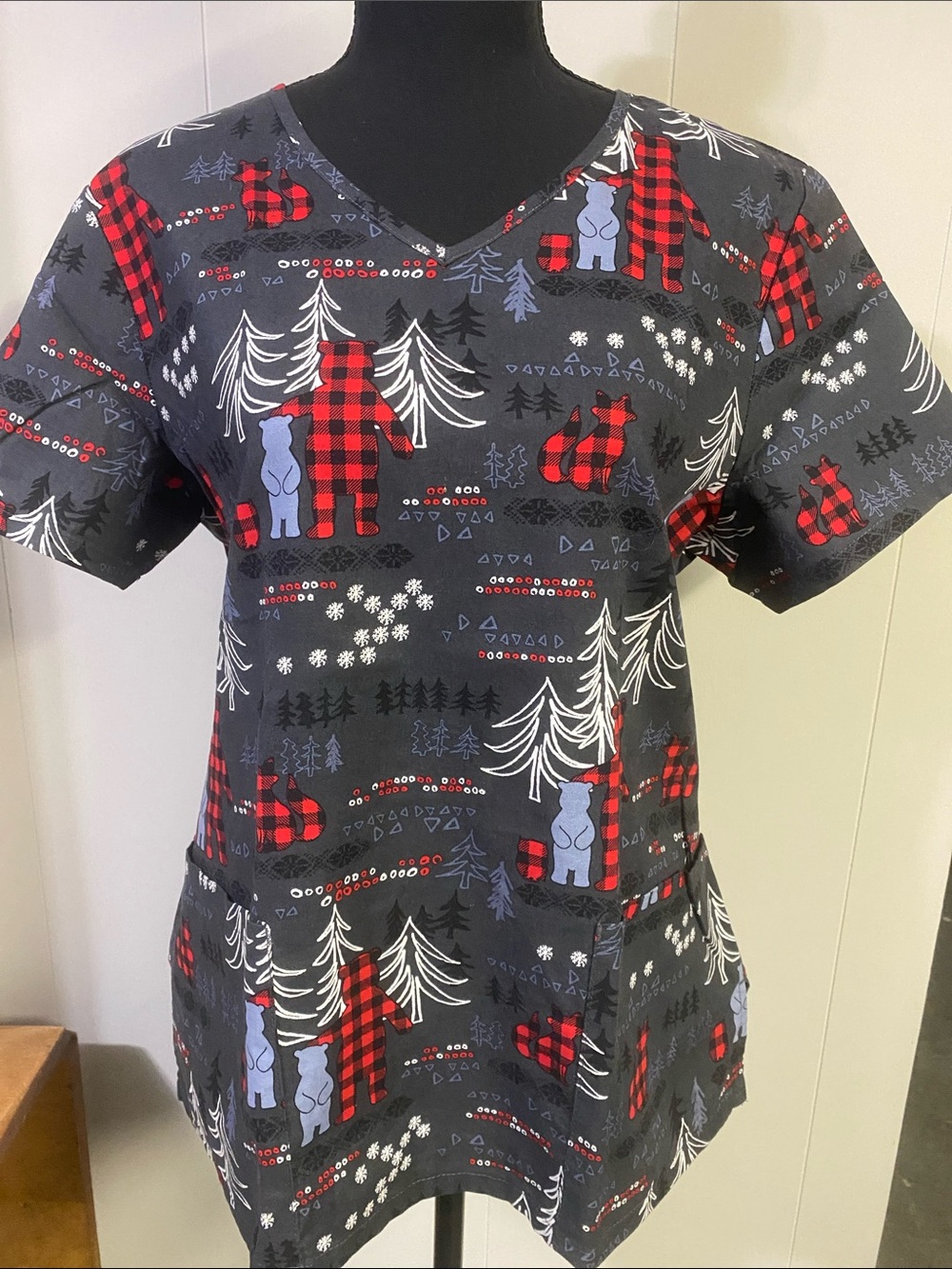 Scrubstar Women’s Medium.